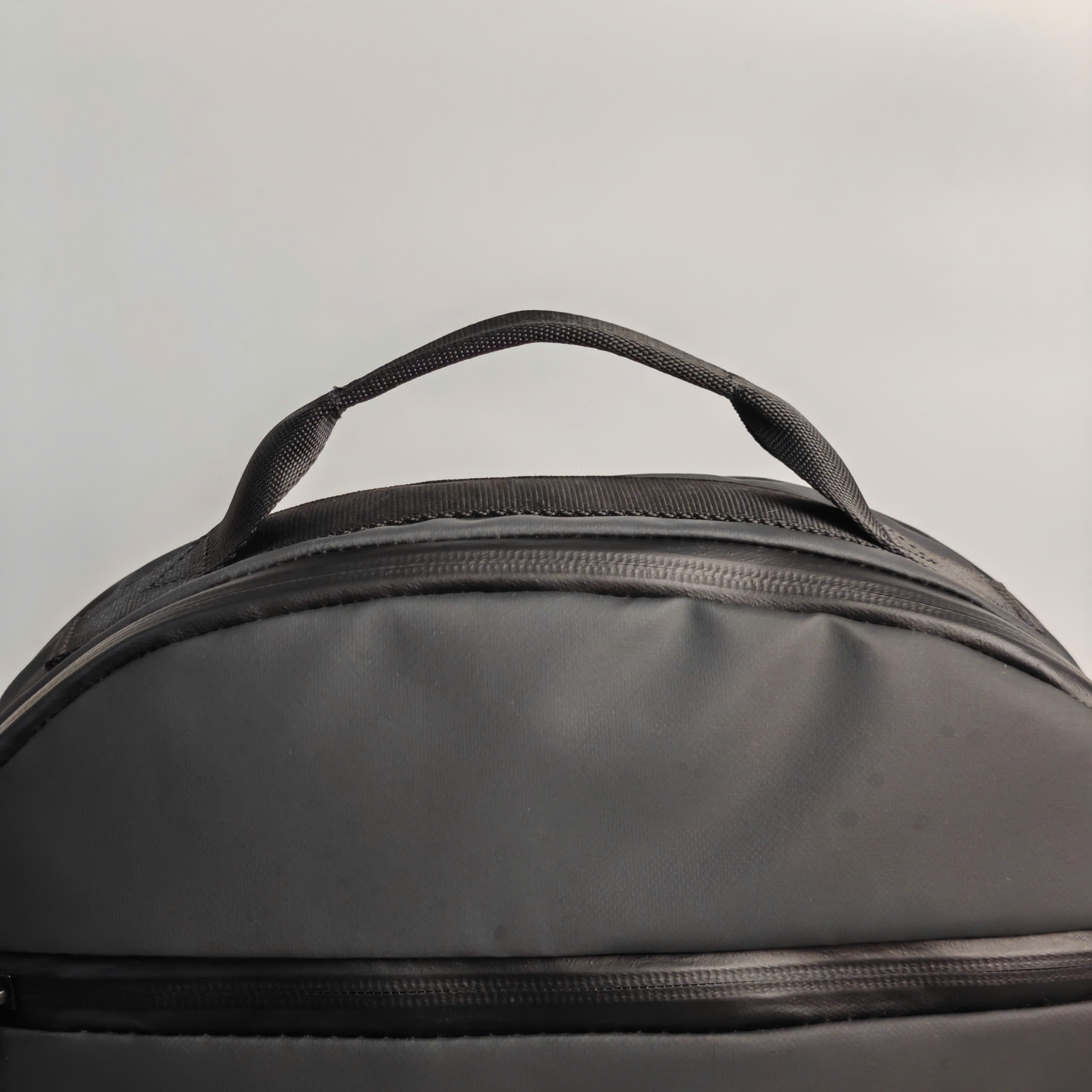 balo-laptop-cho-showroom