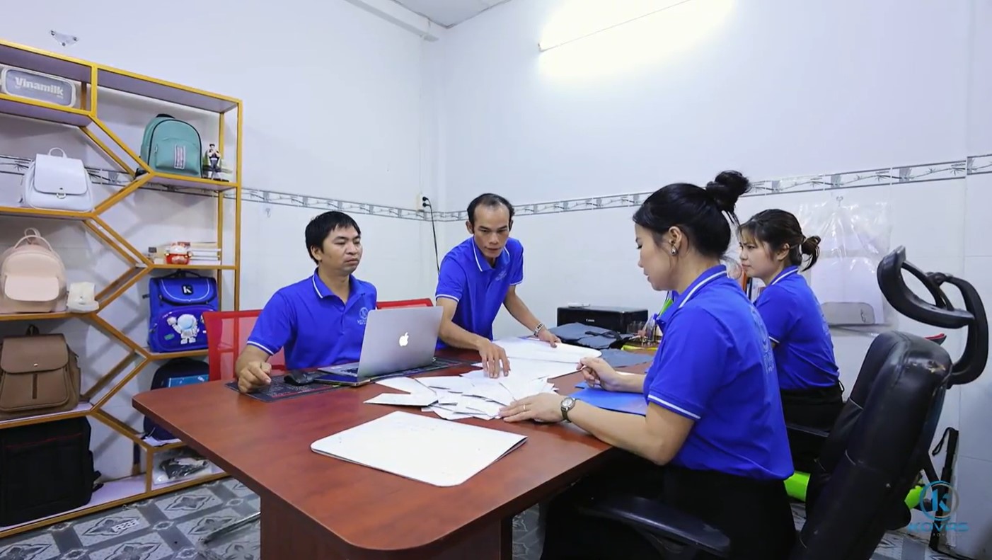 phoi-mau-balo-laptop